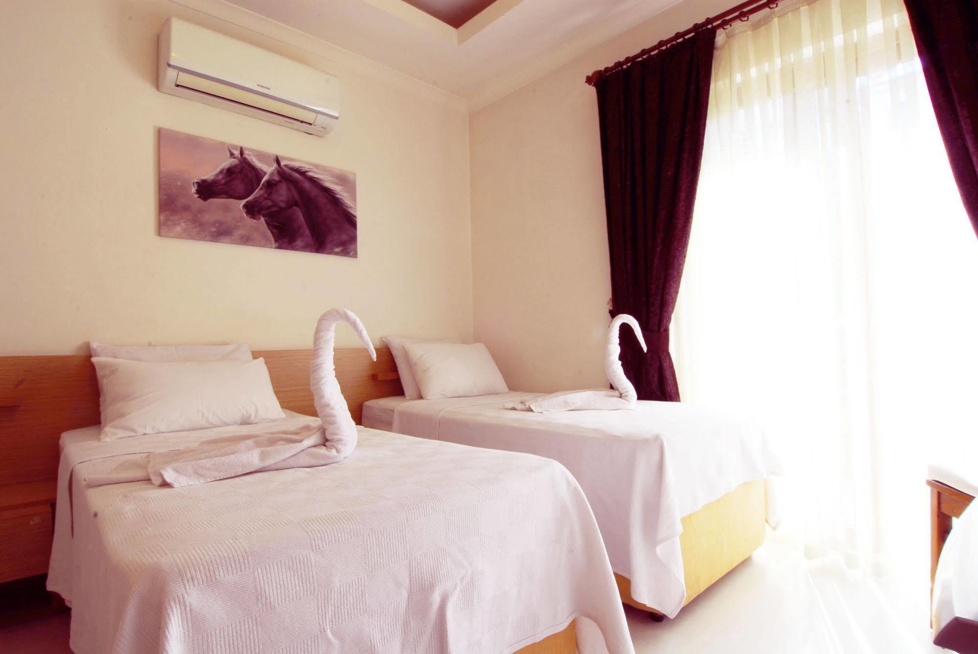 Lidya City Hotel Fethiye Esterno foto