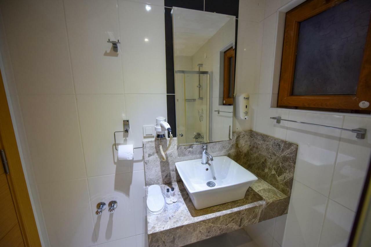 Lidya City Hotel Fethiye Esterno foto